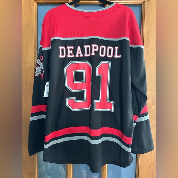 New Marvel DEADPOOL Mens Black Graphic Hockey Jersey Size L (42-44) Authentic - Picture 7 of 8
